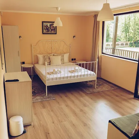 Wildwood Villa Aprilci
